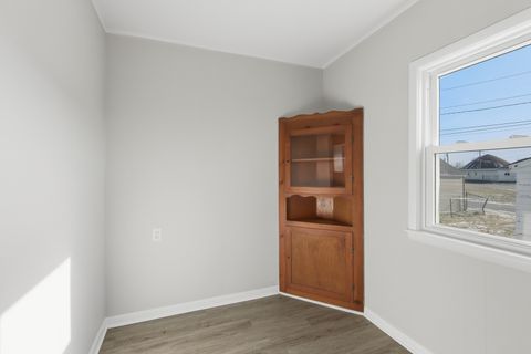 Tiny photo for 2721 Redwood Avenue, Davenport, IA 52802 (MLS # 12550669)