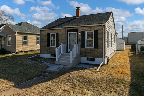 Tiny photo for 2721 Redwood Avenue, Davenport, IA 52802 (MLS # 12550669)