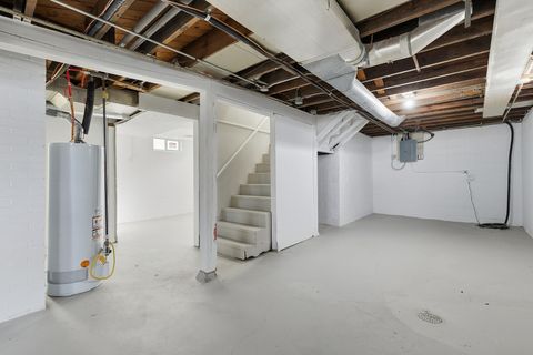 Tiny photo for 2721 Redwood Avenue, Davenport, IA 52802 (MLS # 12550669)