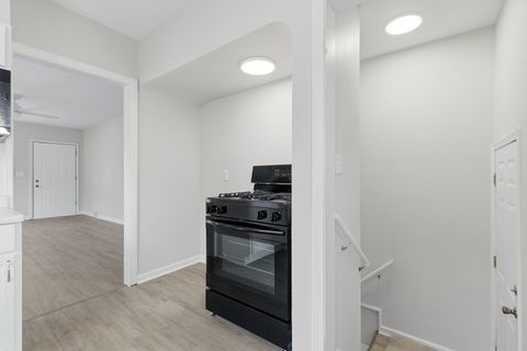 Tiny photo for 2721 Redwood Avenue, Davenport, IA 52802 (MLS # 12550669)