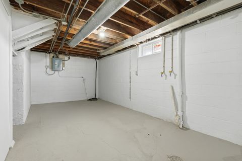 Tiny photo for 2721 Redwood Avenue, Davenport, IA 52802 (MLS # 12550669)