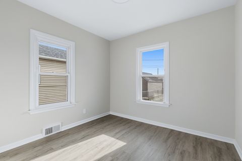 Tiny photo for 2721 Redwood Avenue, Davenport, IA 52802 (MLS # 12550669)