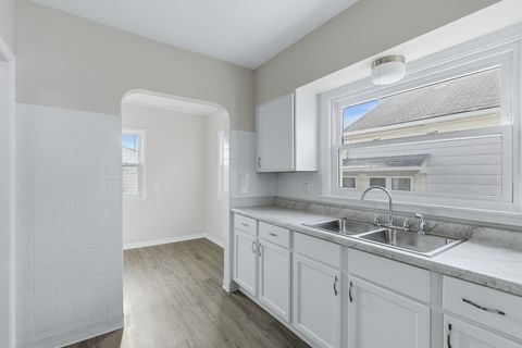 Tiny photo for 2721 Redwood Avenue, Davenport, IA 52802 (MLS # 12550669)