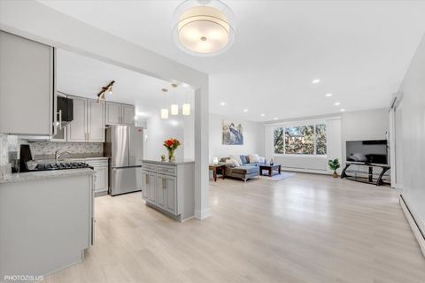 Tiny photo for 1126 S NEW WILKE Road #307, Arlington Heights, IL 60005 (MLS # 12513011)