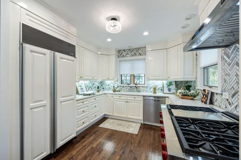 Tiny photo for 527 Warwick Road, Kenilworth, IL 60043 (MLS # 12356234)
