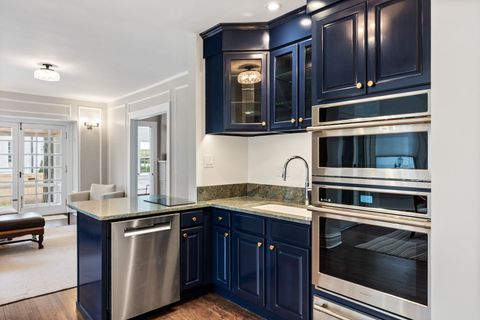 Tiny photo for 527 Warwick Road, Kenilworth, IL 60043 (MLS # 12356234)