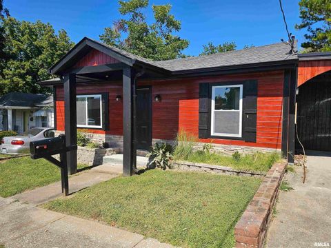 Tiny photo for 309 W 11th St Street, Metropolis, IL 62960 (MLS # EB459658)