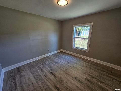 Tiny photo for 309 W 11TH Street, Metropolis, IL 62960 (MLS # EB459658)