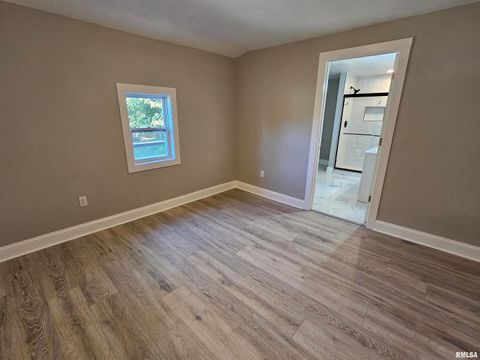 Tiny photo for 309 W 11TH Street, Metropolis, IL 62960 (MLS # EB459658)