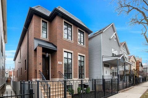 Photo of 2447 N GREENVIEW Avenue, Chicago, IL 60614 (MLS # 12632237)