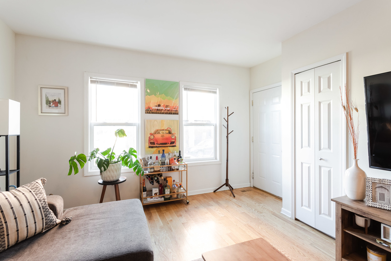 321 W Schiller Street