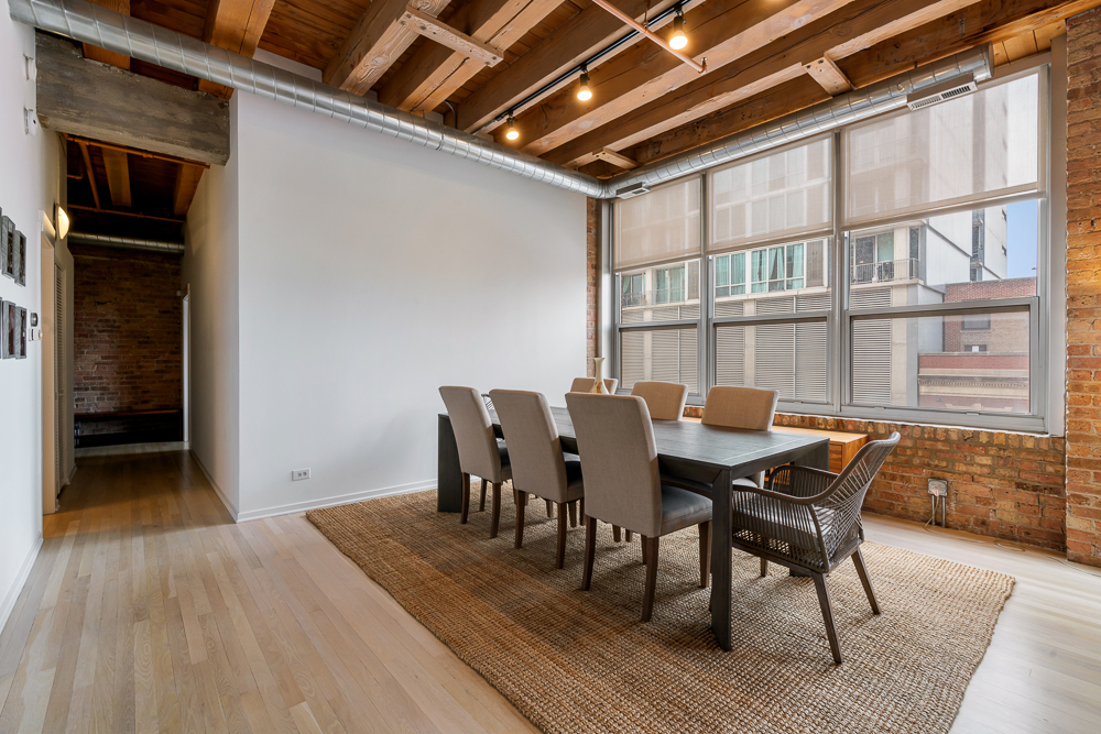 333 S Des Plaines Street 306