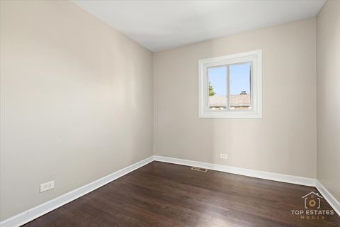 Tiny photo for 1136 N Boxwood Drive, Mount Prospect, IL 60056 (MLS # 12505747)