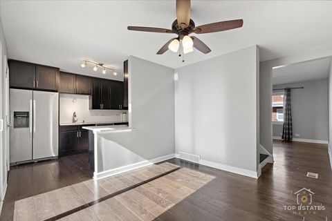 Tiny photo for 1136 N Boxwood Drive, Mount Prospect, IL 60056 (MLS # 12505747)