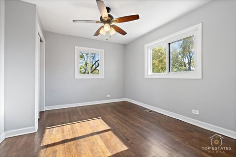 Tiny photo for 1136 N Boxwood Drive, Mount Prospect, IL 60056 (MLS # 12505747)