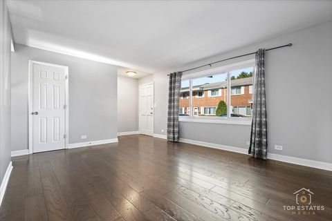 Tiny photo for 1136 N Boxwood Drive, Mount Prospect, IL 60056 (MLS # 12505747)