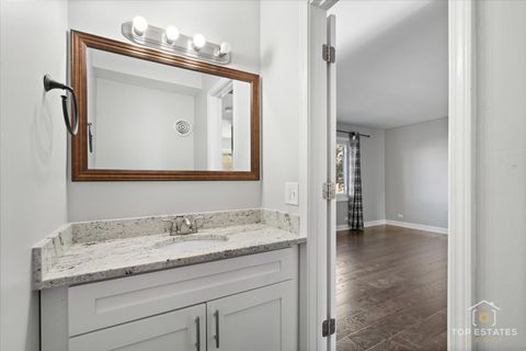 Tiny photo for 1136 N Boxwood Drive, Mount Prospect, IL 60056 (MLS # 12505747)