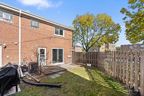 Tiny photo for 1136 N Boxwood Drive, Mount Prospect, IL 60056 (MLS # 12505747)