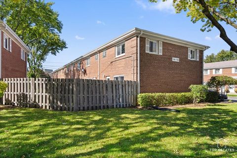 Tiny photo for 1136 N Boxwood Drive, Mount Prospect, IL 60056 (MLS # 12505747)