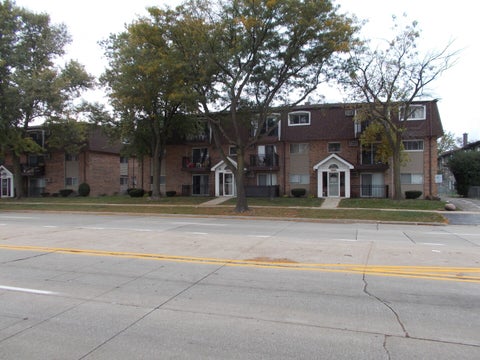 Photo of 10430 Ridgeland Avenue #12, Chicago Ridge, IL 60415 (MLS # 12782845)