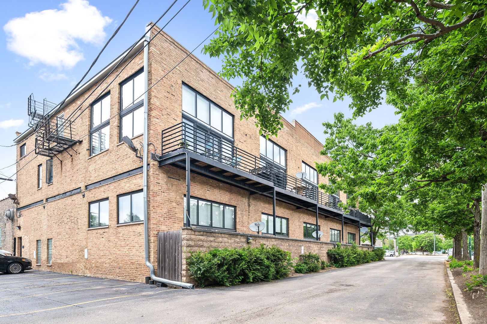 2620 N CLYBOURN Avenue 101
