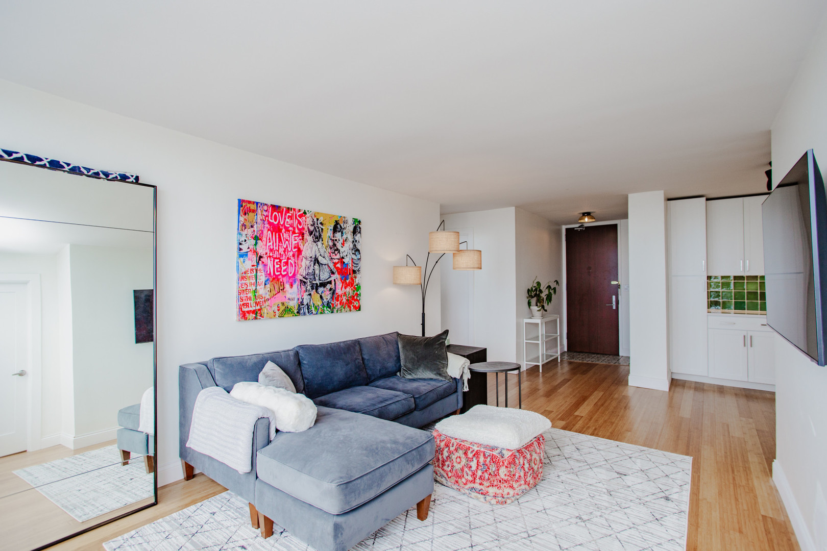 655 W IRVING PARK Road 5104