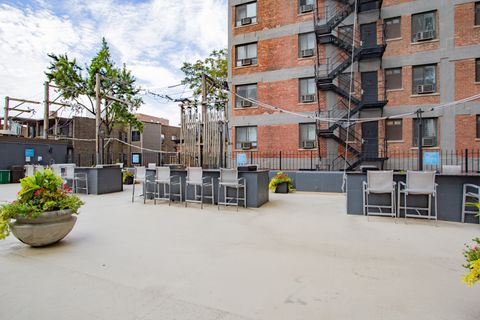 Tiny photo for 655 W IRVING PARK Road #5104, Chicago, IL 60613 (MLS # 12519013)