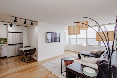 Tiny photo for 655 W IRVING PARK Road #5104, Chicago, IL 60613 (MLS # 12519013)