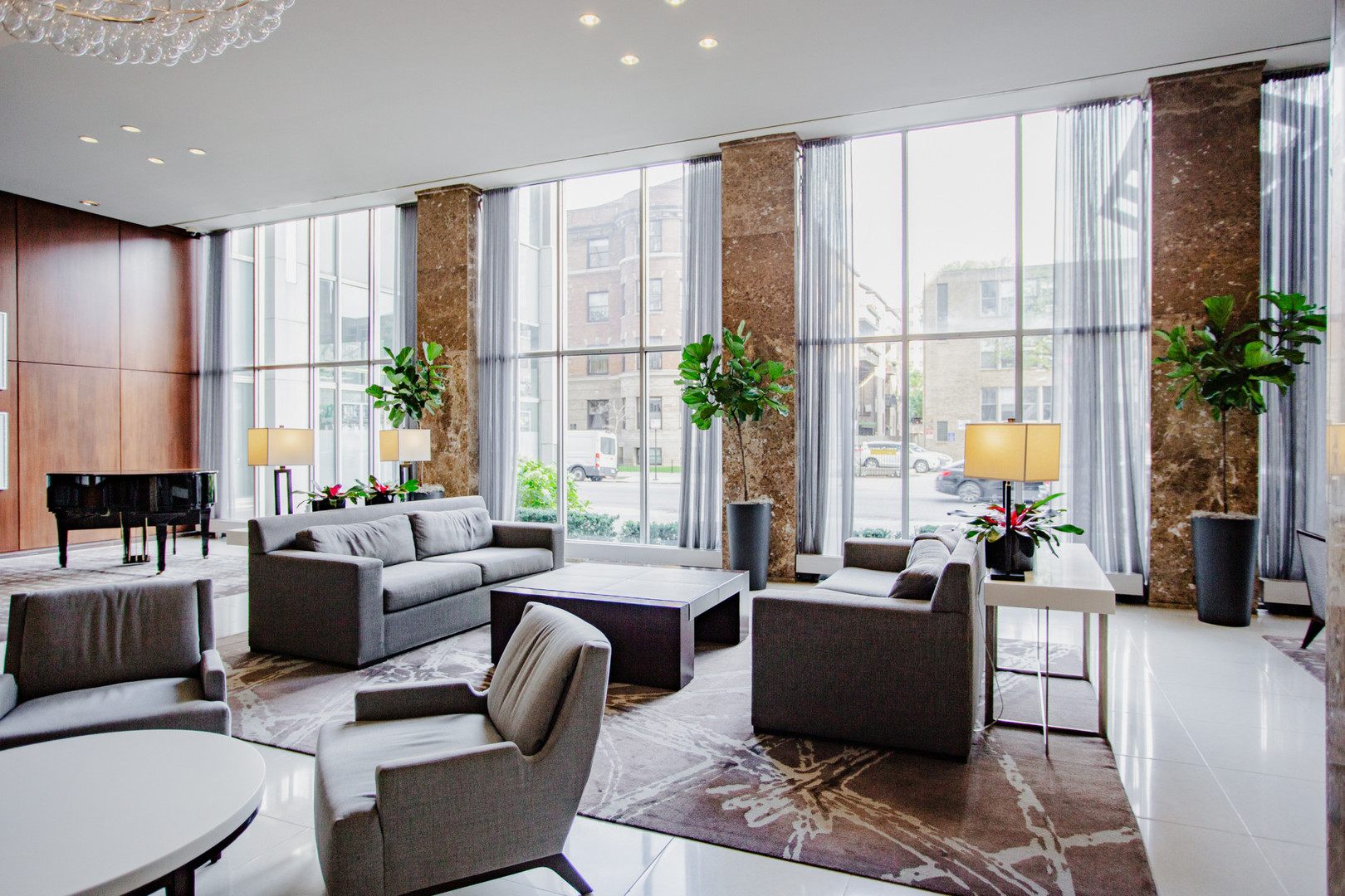 655 W IRVING PARK Road 5104