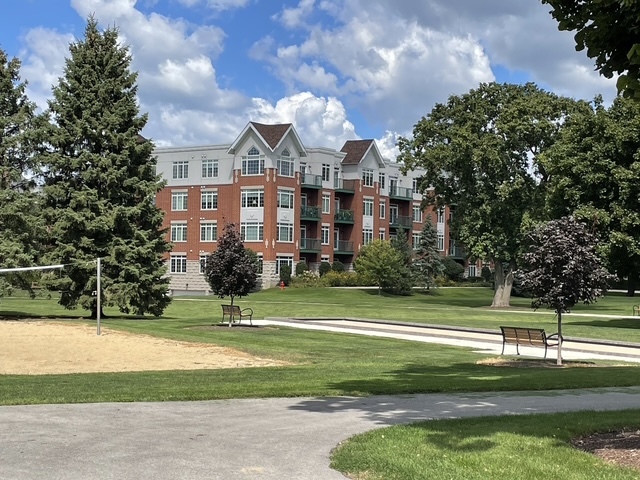 640 Mchenry Road 408