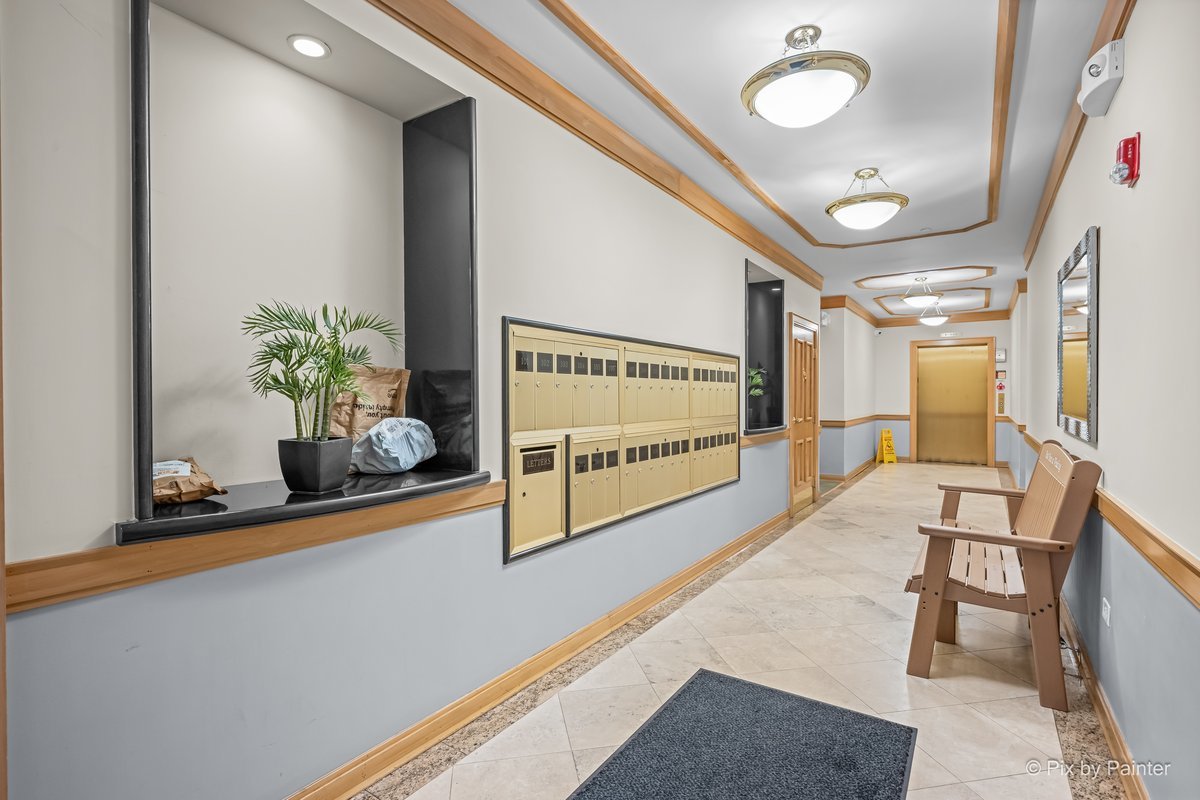 640 Mchenry Road 408