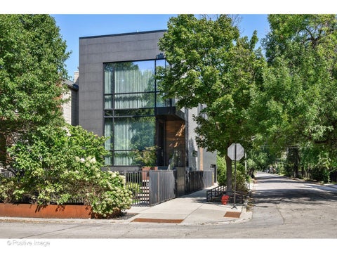 Photo of 2029 N Hoyne Avenue, Chicago, IL 60647 (MLS # 12732201)