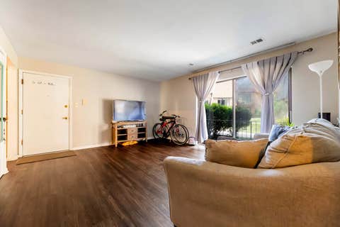 Tiny photo for 4827 W 109th Street #101, Oak Lawn, IL 60453 (MLS # 12714525)