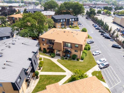 Tiny photo for 4827 W 109th Street #101, Oak Lawn, IL 60453 (MLS # 12714525)