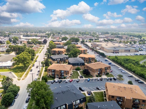 Tiny photo for 4827 W 109th Street #101, Oak Lawn, IL 60453 (MLS # 12714525)