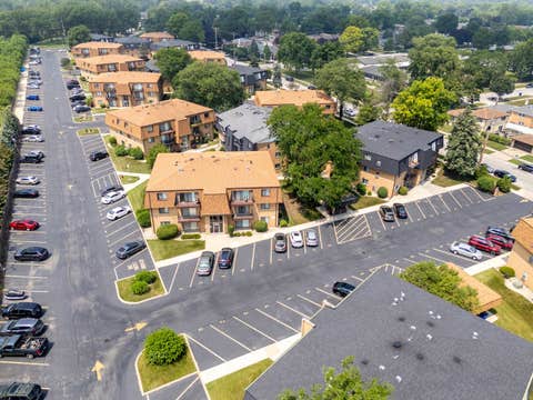 Tiny photo for 4827 W 109th Street #101, Oak Lawn, IL 60453 (MLS # 12714525)