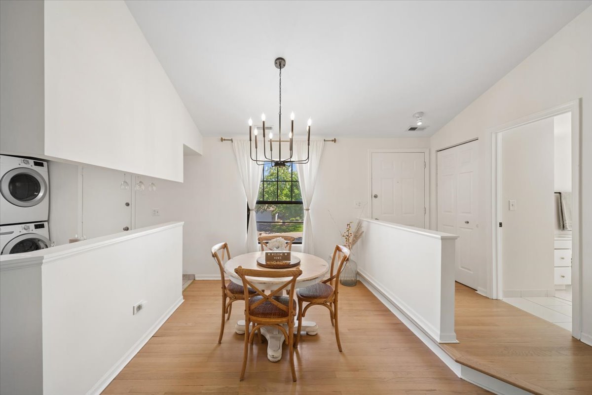 384 Sandhurst Circle 3