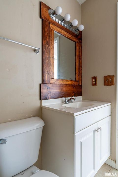 Tiny photo for 815 21ST Street, East Moline, IL 61244 (MLS # QC4268186)