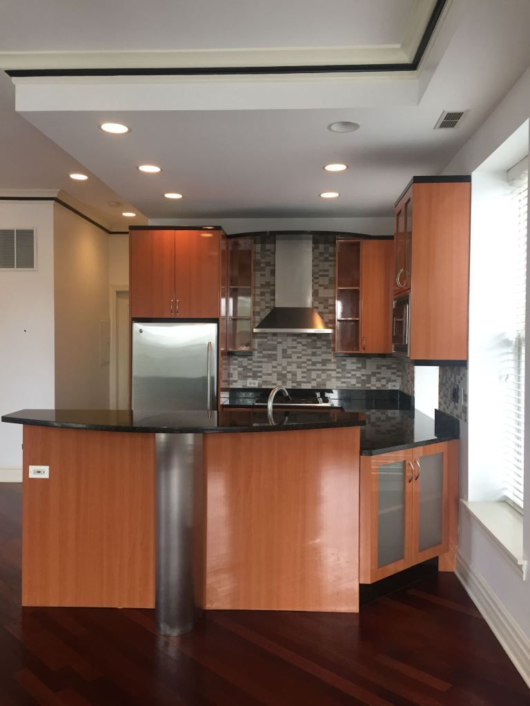 36 S Ashland Avenue 303