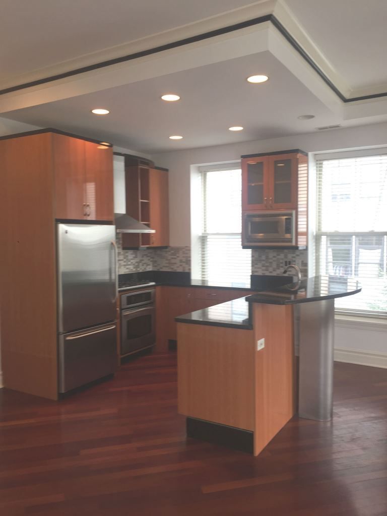 36 S Ashland Avenue 303