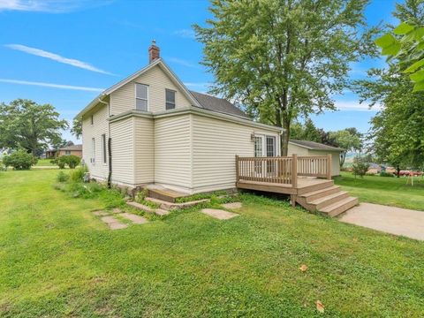 Tiny photo for 301 1st Street, Long Grove, IA 52756 (MLS # 100000202)