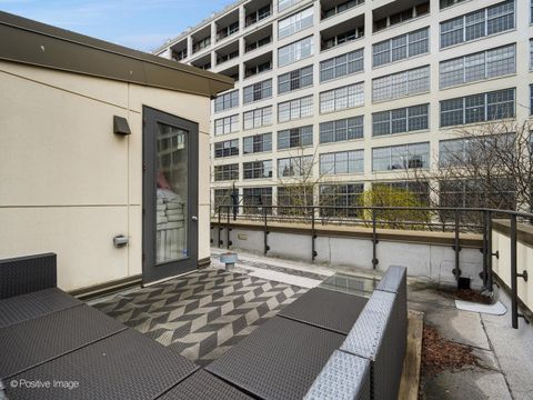 Tiny photo for 917 N Kingsbury Street, Chicago, IL 60610 (MLS # 12618824)