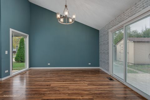 Tiny photo for 2S464 Cottonwood Court, Warrenville, IL 60555 (MLS # 12501825)