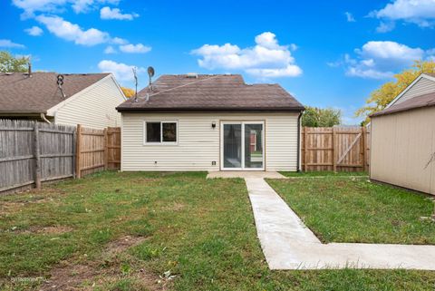 Tiny photo for 2S464 Cottonwood Court, Warrenville, IL 60555 (MLS # 12501825)