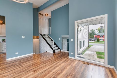 Tiny photo for 2S464 Cottonwood Court, Warrenville, IL 60555 (MLS # 12501825)