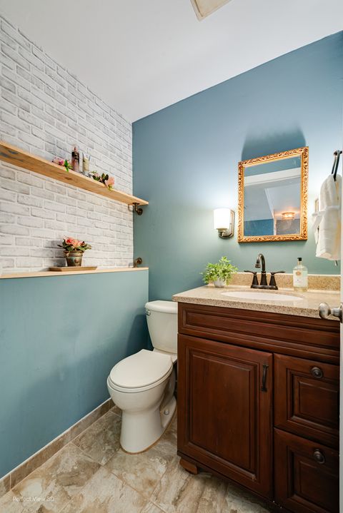 Tiny photo for 2S464 Cottonwood Court, Warrenville, IL 60555 (MLS # 12501825)