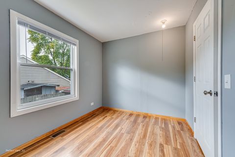 Tiny photo for 2S464 Cottonwood Court, Warrenville, IL 60555 (MLS # 12501825)