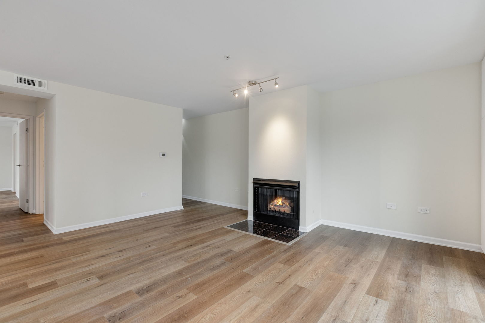 1800 Dewes Street 202