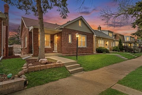 Tiny photo for 5332 N Latrobe Avenue, Chicago, IL 60630 (MLS # 12625591)