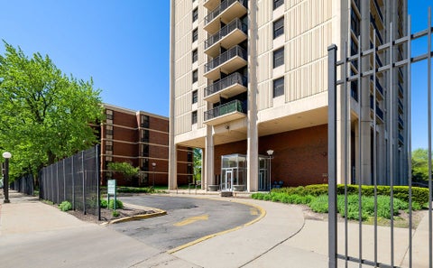 Tiny photo for 3001 S Michigan Avenue #1006, Chicago, IL 60616 (MLS # 12665086)